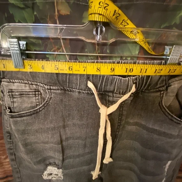 NWOT Boutique Jeans - Picture 4 of 6